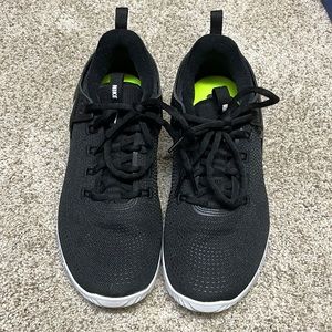 nike volleyball women’s sneakers gently used black size 9